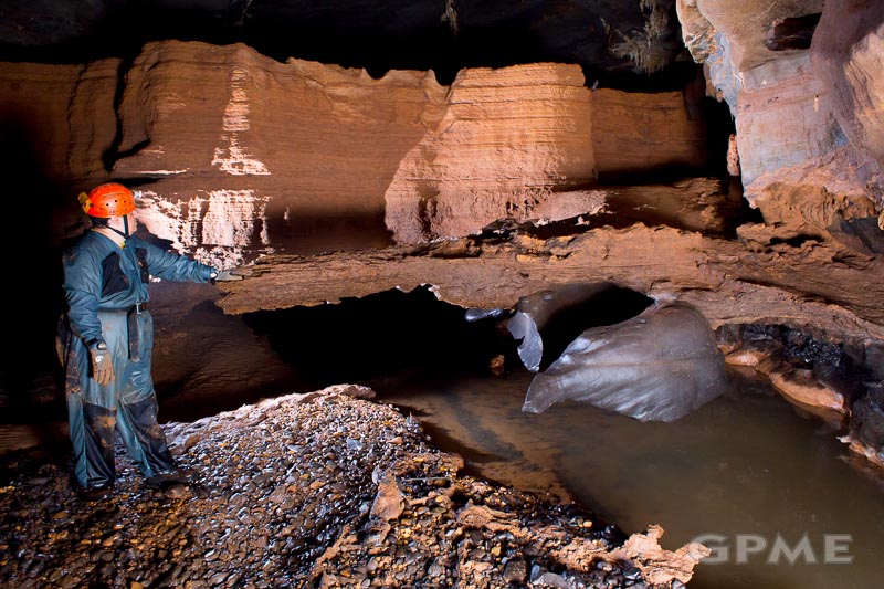 Caverna do Russao